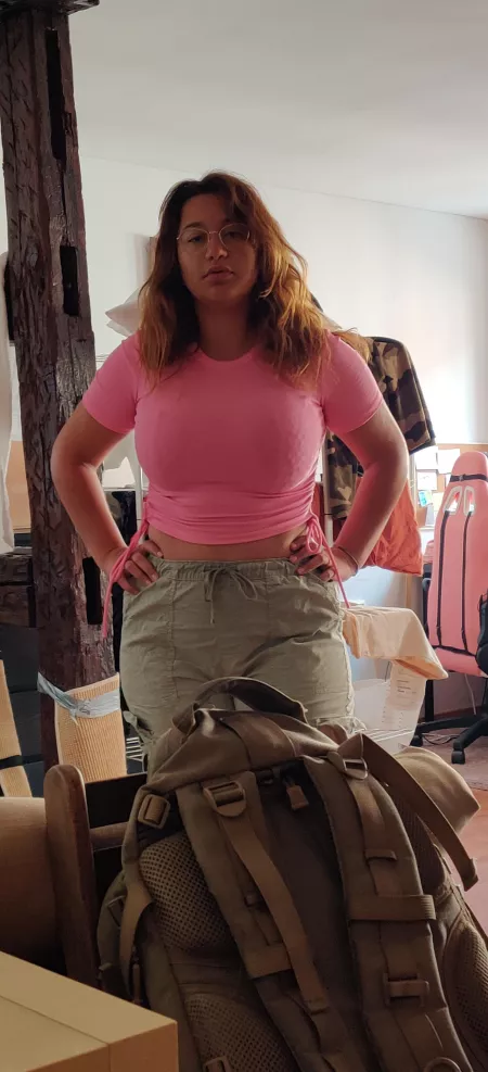She bought that new pink top She bought that new pink top