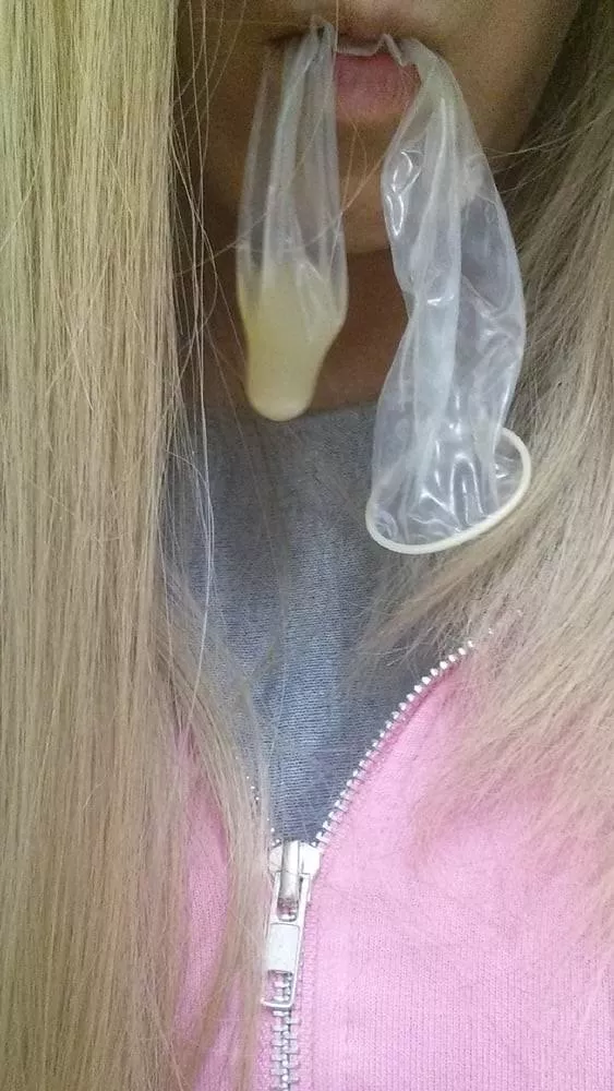 She brings her breakfast home She brings her breakfast home