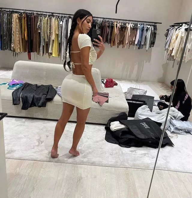 she can fart on my face i would sniff