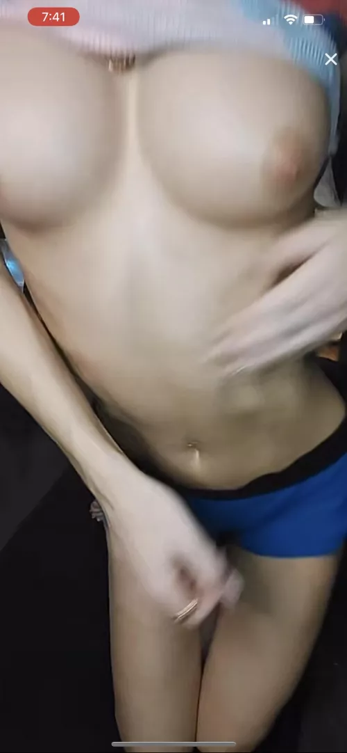 She gave us a decent show. 👀