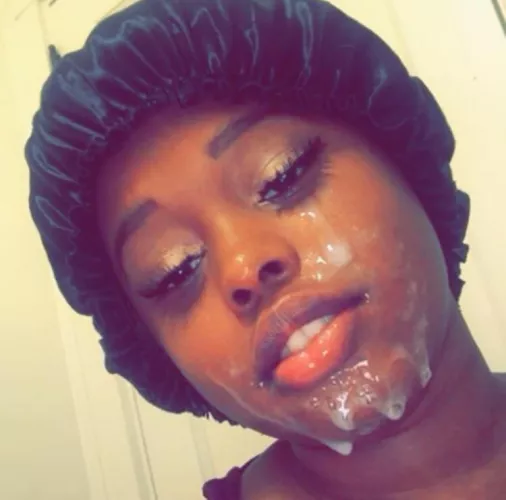 She gotta pretty smile 😍