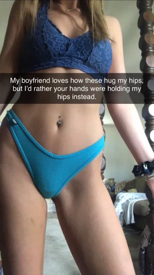 She had to show off her new bikini 👙