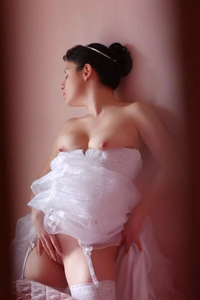 She juat couldn't wait until the wedding night She juat couldn't wait until the wedding night