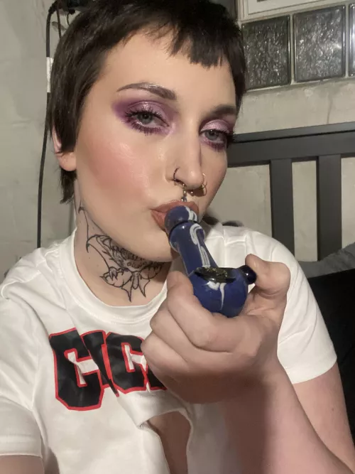 She just wanna smoke and fuck