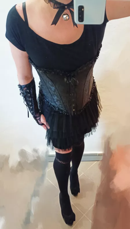 She looks good in black She looks good in black