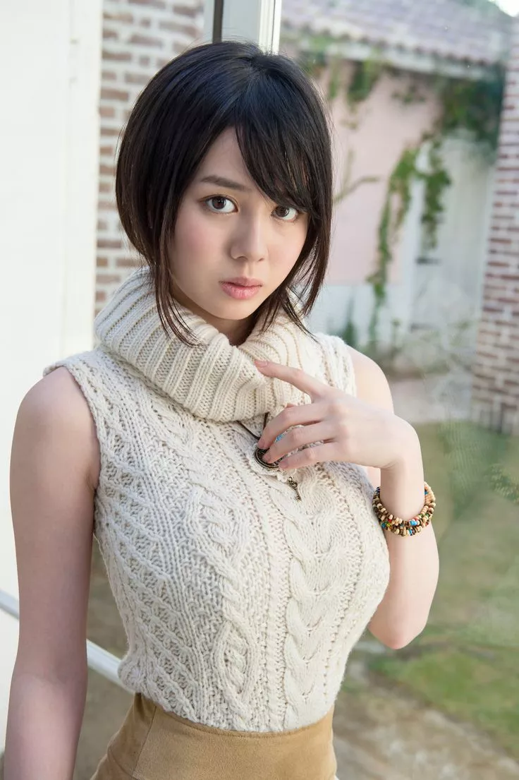 She Looks Shy She Looks Shy