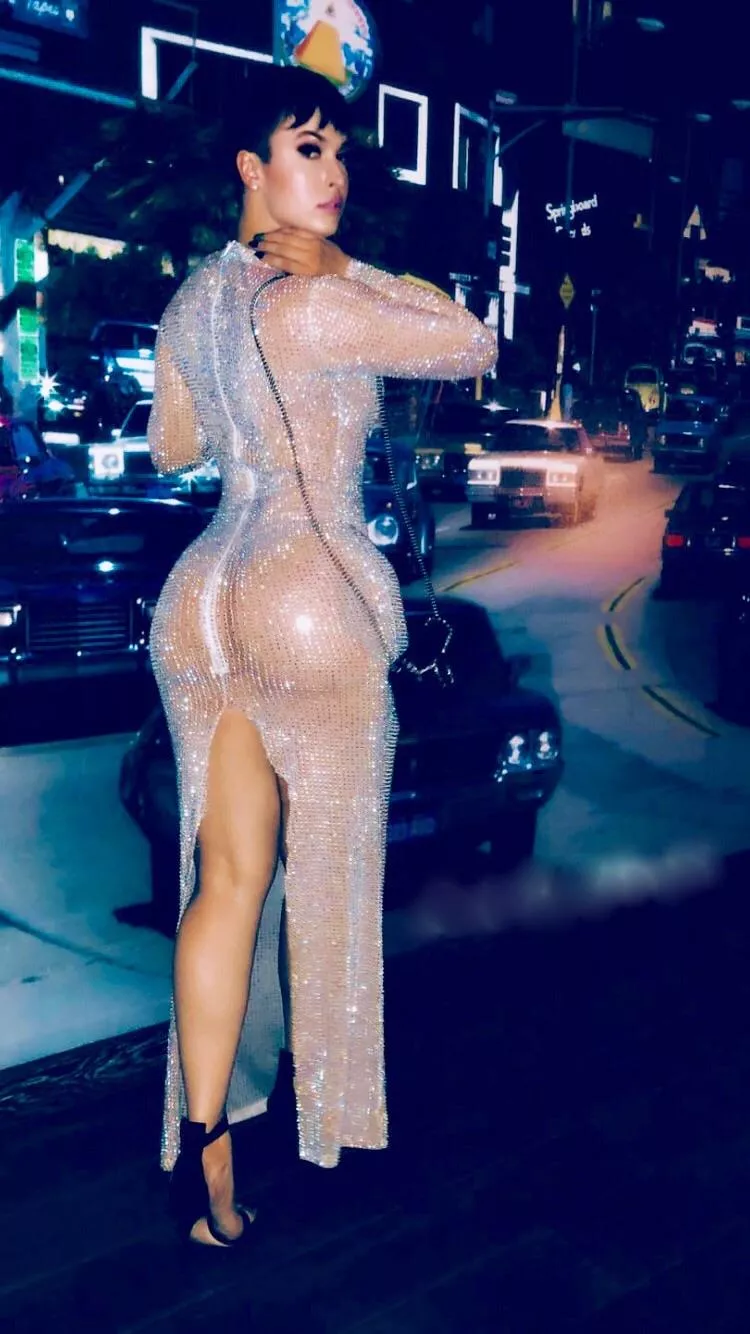 She looks tasty! What would you do to her? She looks tasty! What would you do to her?