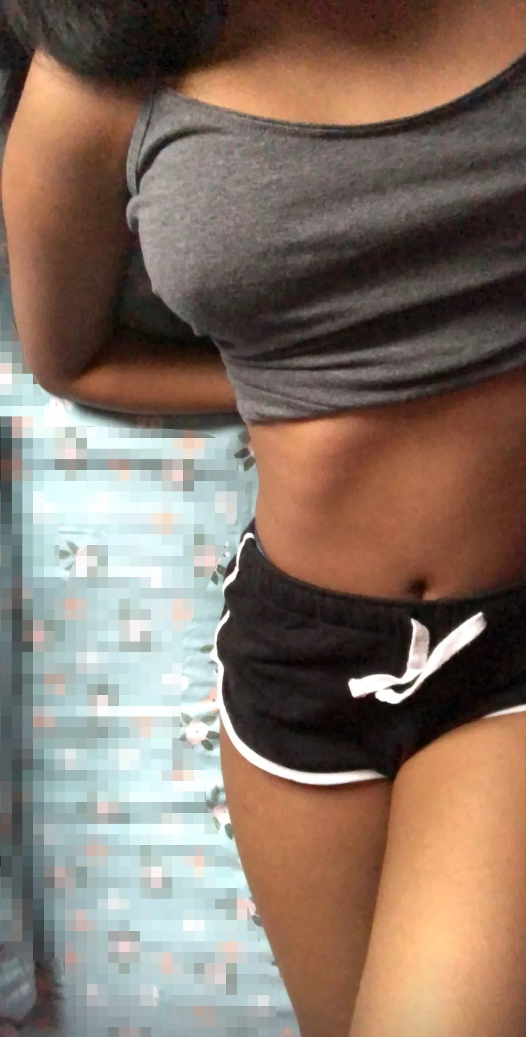 She loves to tease (f) She loves to tease (f)