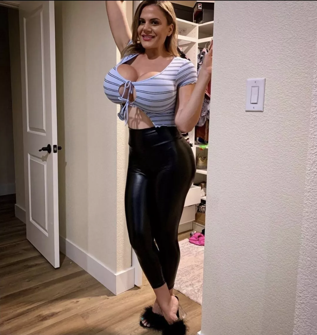 She really ruffles my...