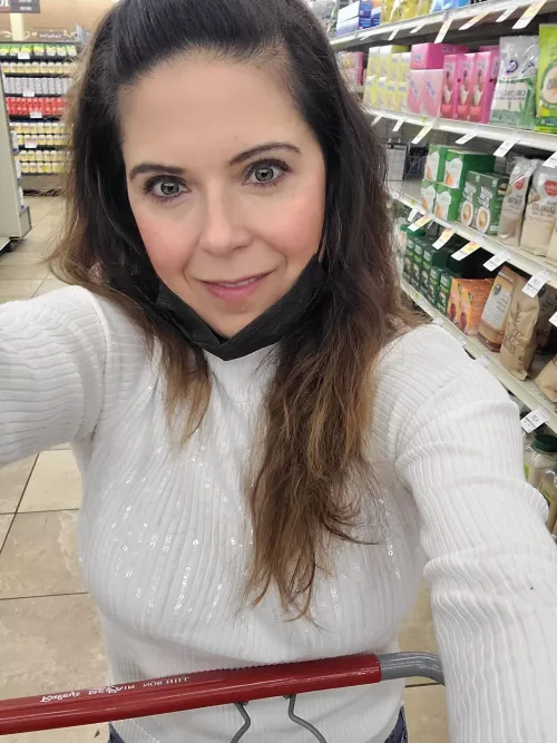 She said she put a pineapple in her cart and drive around d the grocery store all day, but no one approached her. Maybe she's losing her edge.