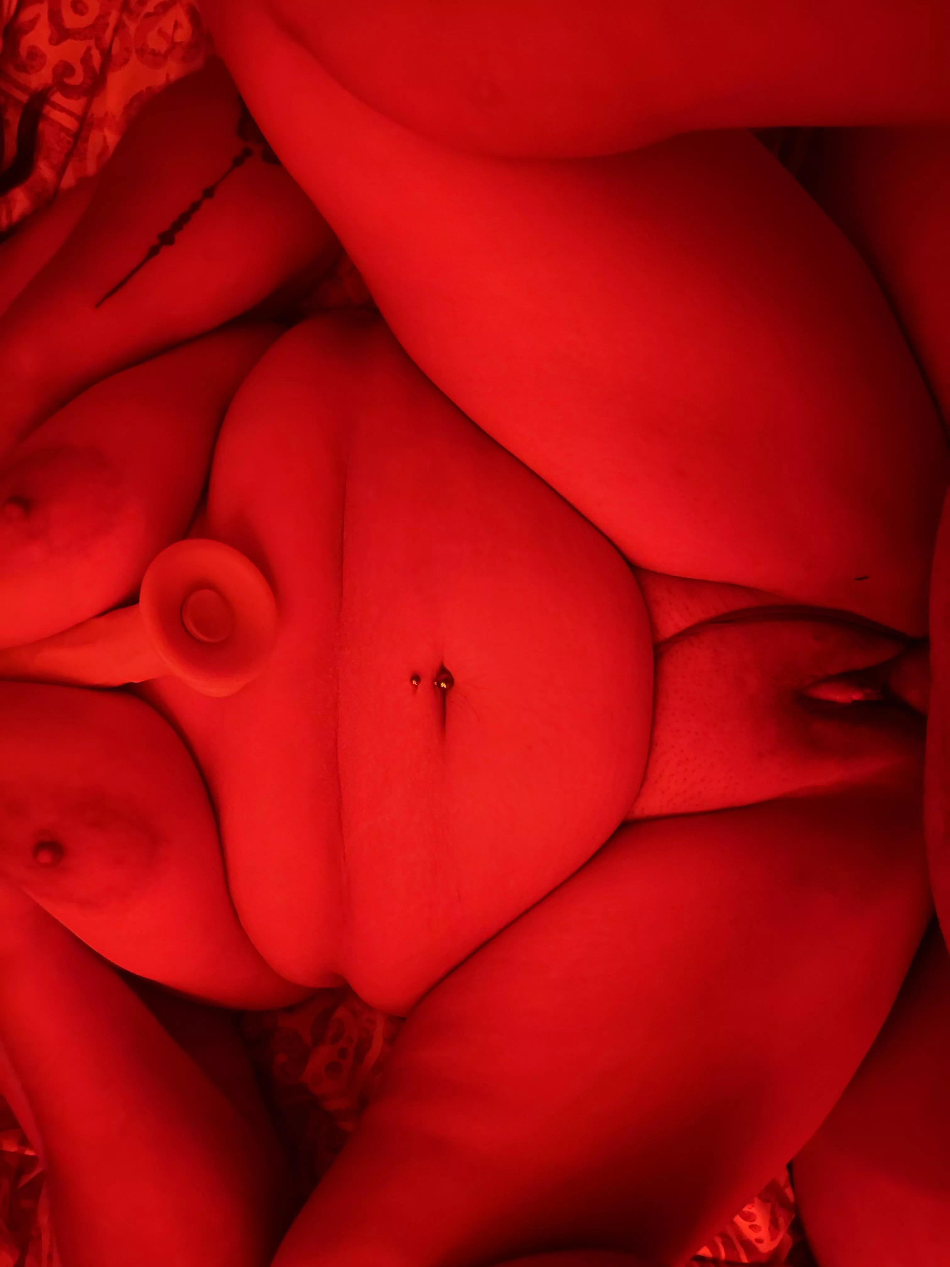 She wants a threesome to remember when she masturbates She wants a threesome to remember when she masturbates