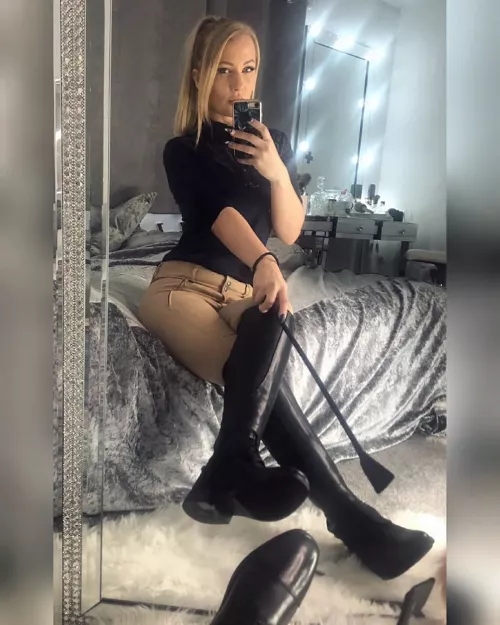 She Wants To Give You What You Deserve She Wants To Give You What You Deserve