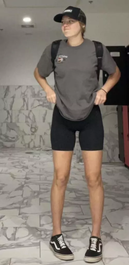 sheโs 6โ3โ and iโve never wanted someoneโs legs over my shoulders so badly