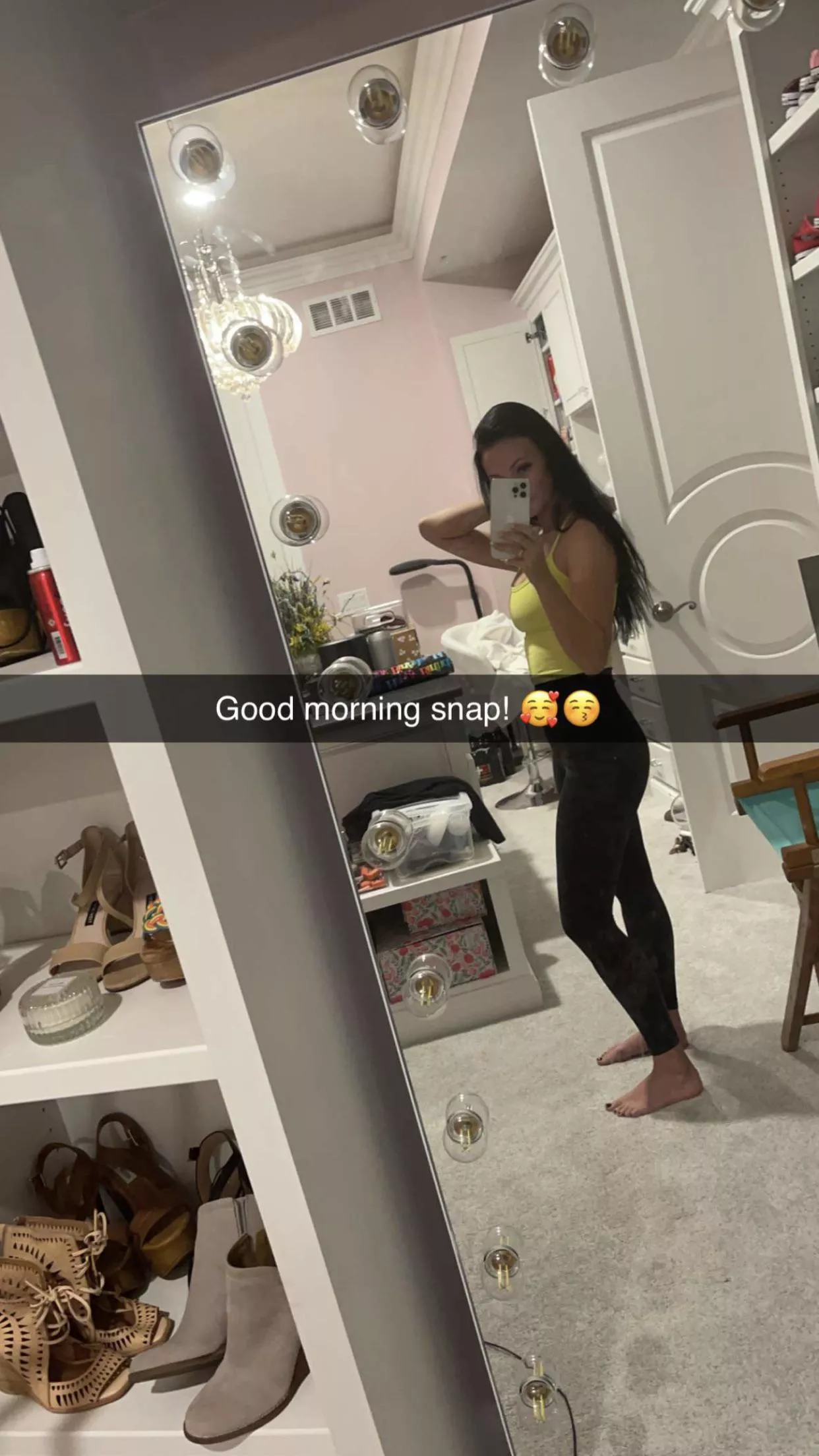 She’s barefoot again 👁