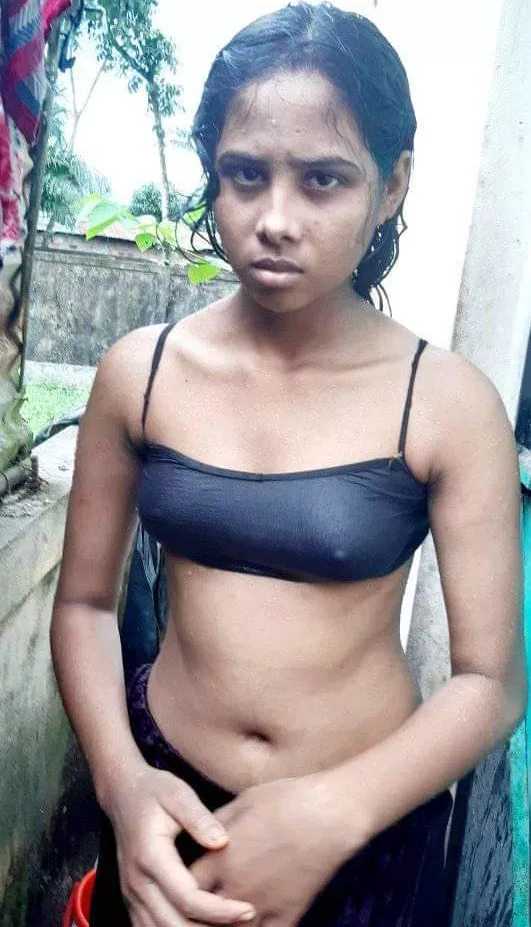 She's covering it..destroy her 🍆 with your 👐