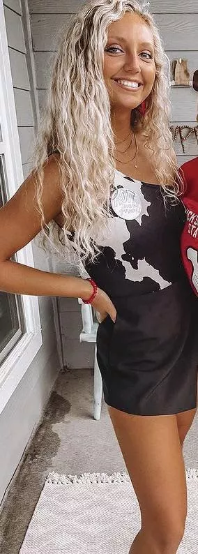 She’s Gorgeous! She’s Gorgeous!