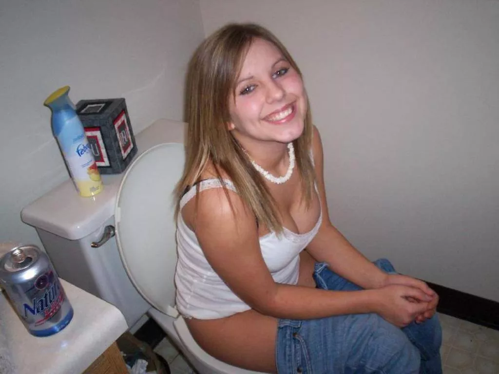 She's got a nice smile She's got a nice smile