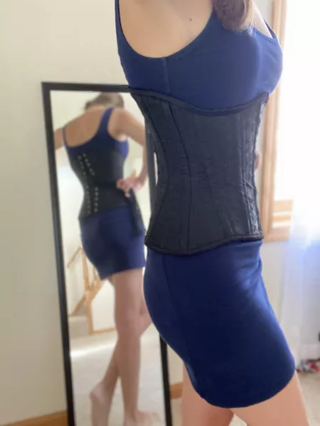 Sheβs just about closed!