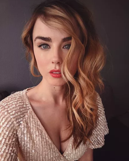 she’s so beautiful 😍