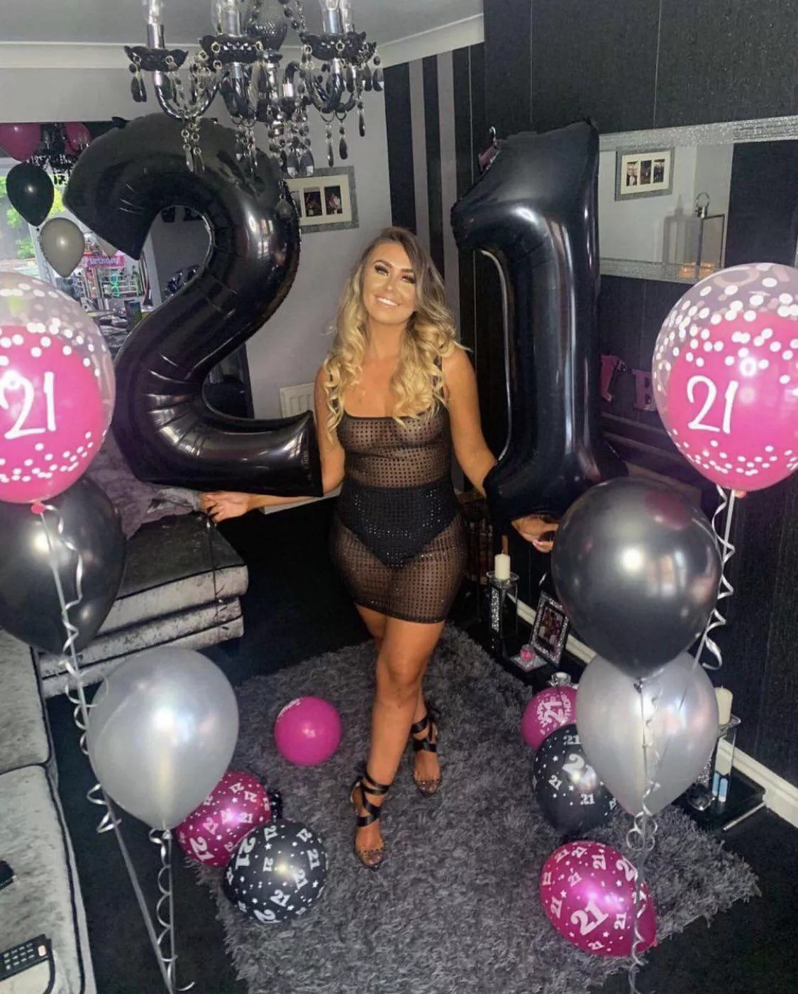 She’s tryna show everything off 👀 She’s tryna show everything off 👀