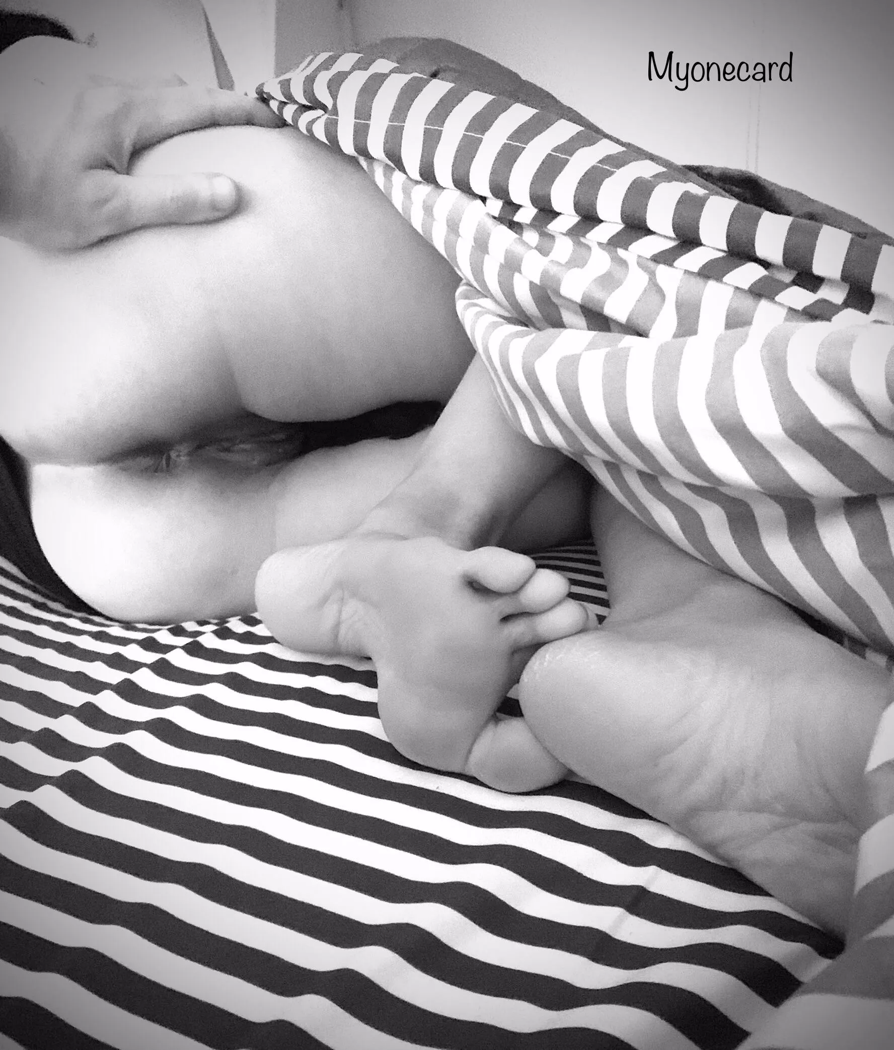 Shooters choice, will you cum on my Thai ass, pussy or feet? Shooters choice, will you cum on my Thai ass, pussy or feet?