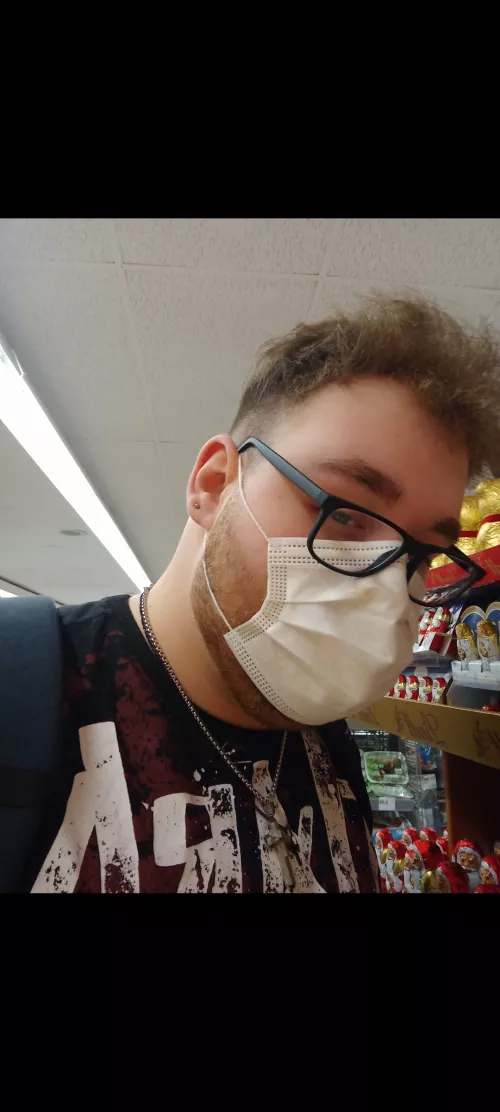 Shopping for some gaymer nights. Still alone though 🥺