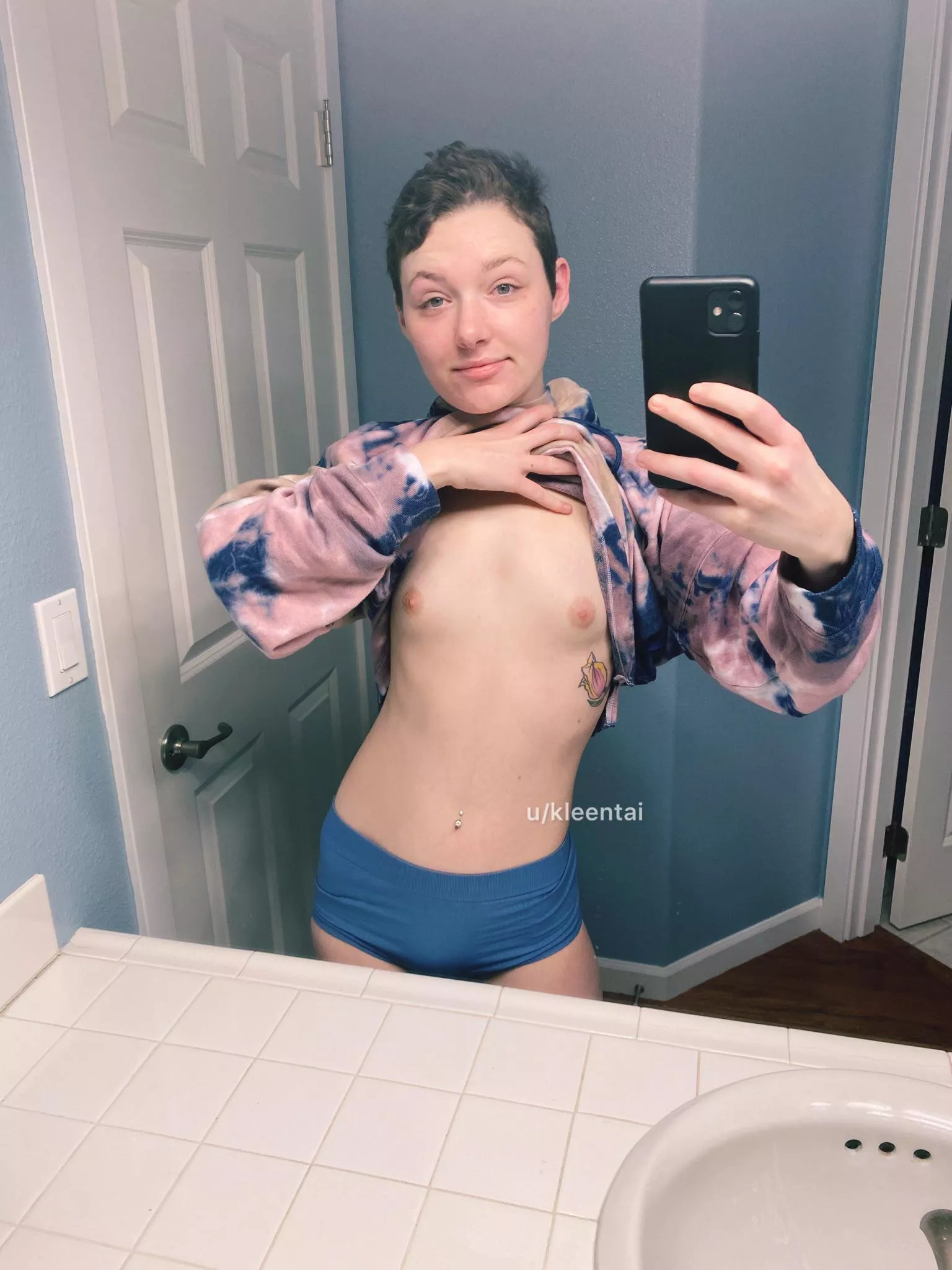 Short hair and small tittie combo
