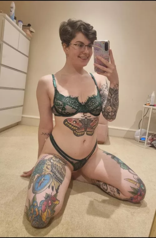 Short hair and tattoos just fit together, right?