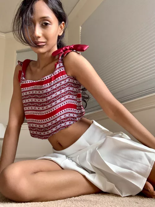 Short pleated skirt!