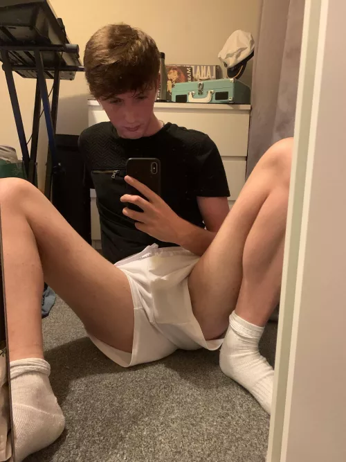 Shorts and socks make me so horny π₯΅