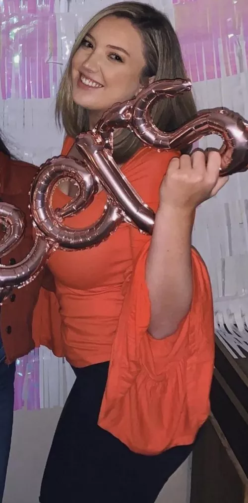 Should busty mom of 2 do porn