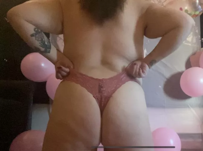 Should I bend over and make this thong disappear even more? 😈 Should I bend over and make this thong disappear even more? 😈