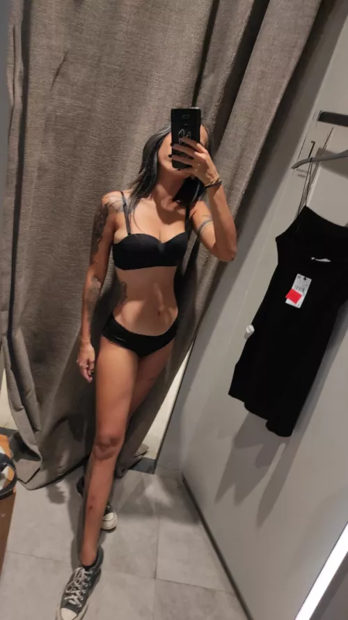 should i do complete nudes next time ? 💋