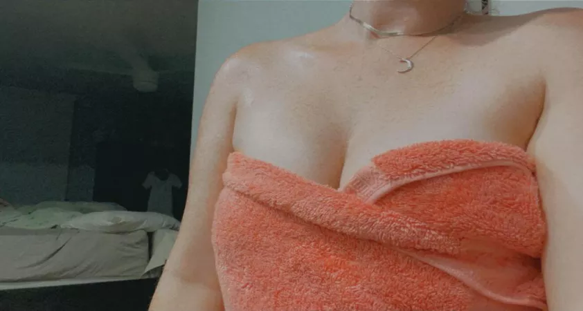 Should I lose the towel? Should I lose the towel?