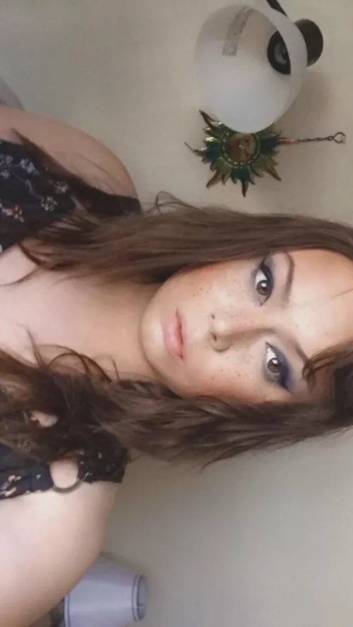 Should I post my girl🐓? :o