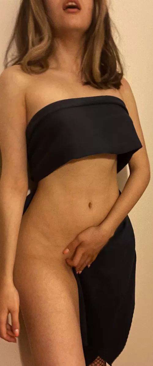 Should I remove my scarf?! [F]