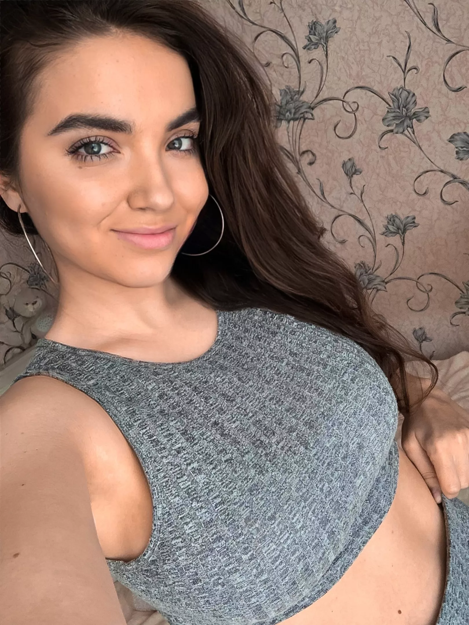 should the stomach be flat? should the stomach be flat?