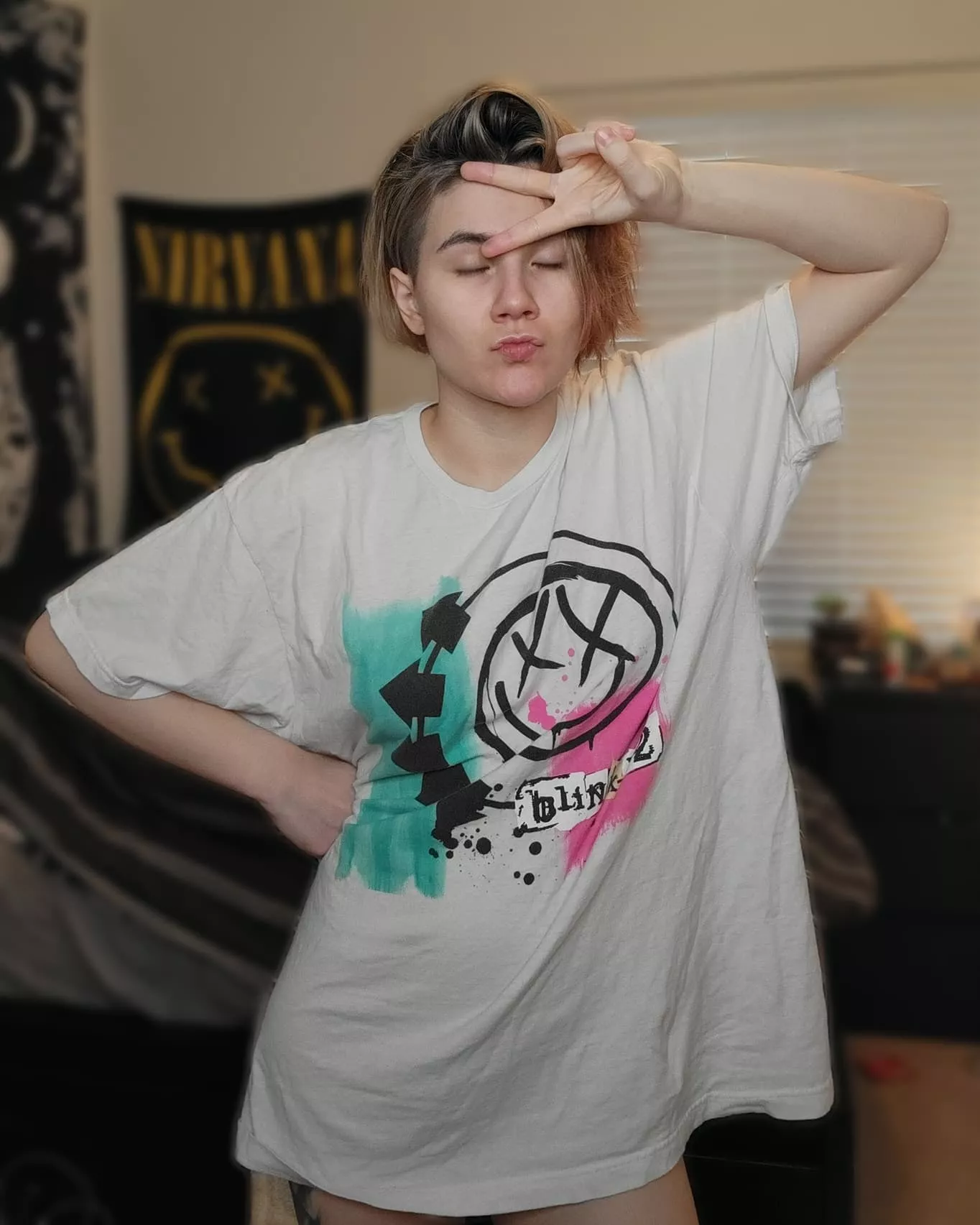 Show me the way to bed~ Show me the way to bed~