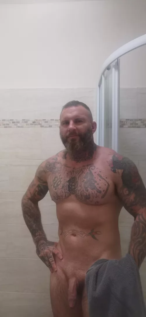 Shower before bed (M) 42 100kg 6'