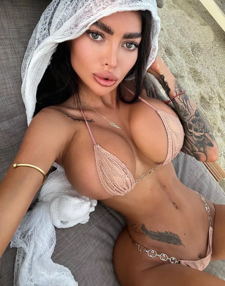 Showing off a little extra Showing off a little extra