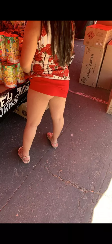 Showing some butt cheek while buying fireworks π₯