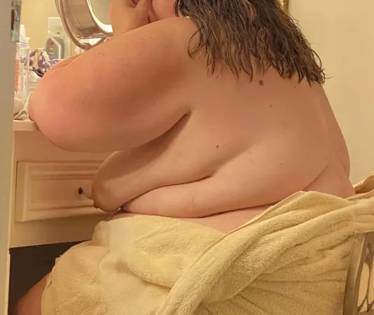 Side Boob
