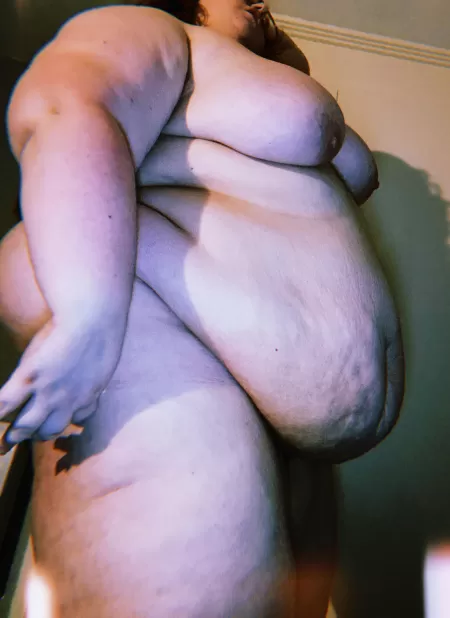 Side view belly hang ๐
