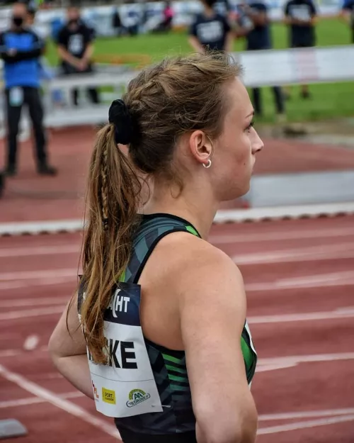 Side View of Rani Vincke Beautiful Belgian 🇧🇪 🏃 Side View of Rani Vincke Beautiful Belgian 🇧🇪 🏃