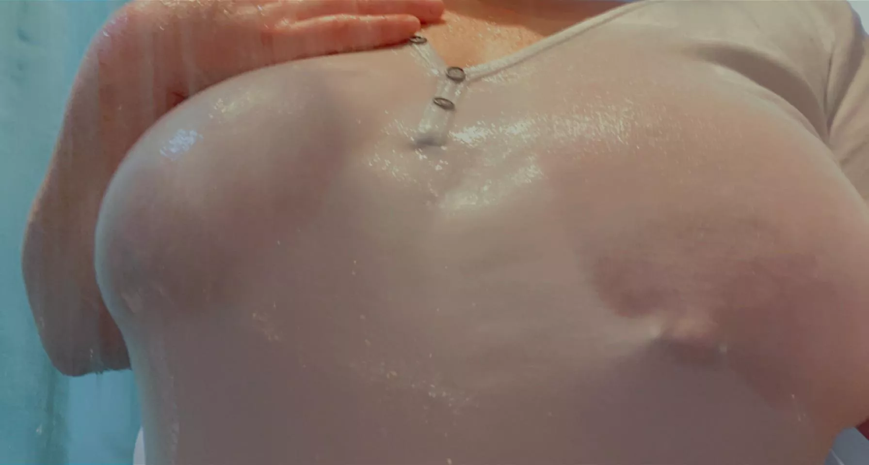 Silly me, forgot to take my shirt of(f) Silly me, forgot to take my shirt of(f)