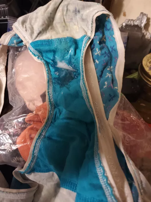Sils friends panties I used as a cum wrag for 2 weeks goin to someone who will appreciate them as much as I did Sils friends panties I used as a cum wrag for 2 weeks goin to someone who will appreciate them as much as I did