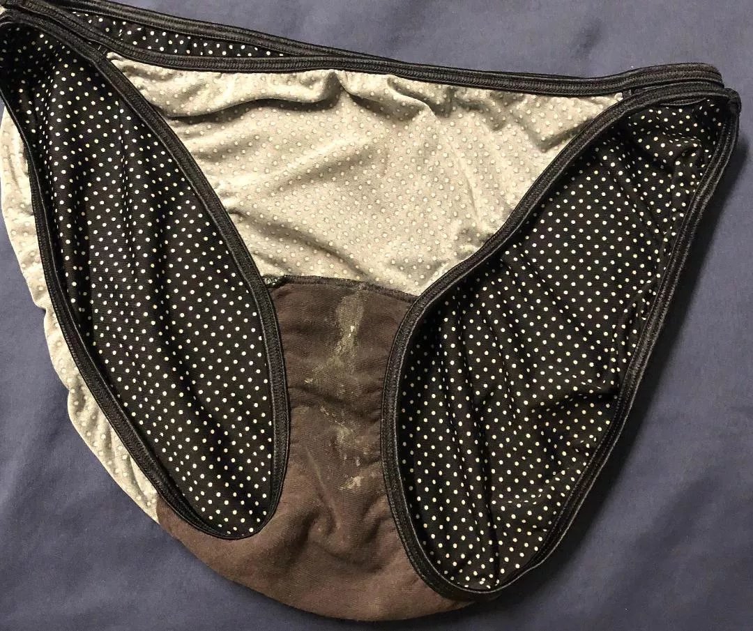 SIL’s panty she’d (28) would love to see older men enjoying her panty