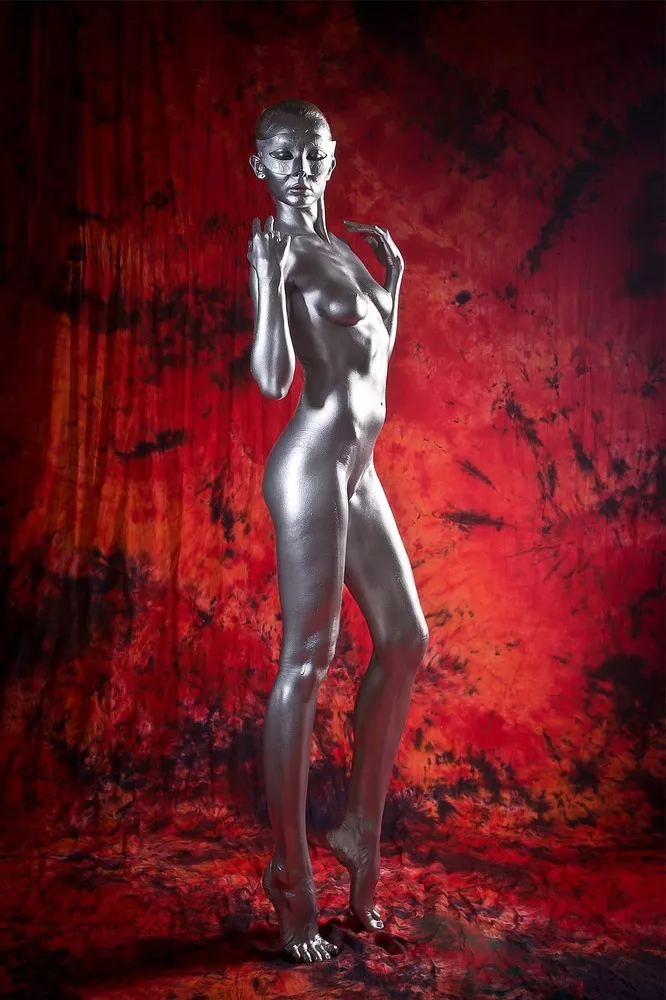 Silver statue Silver statue