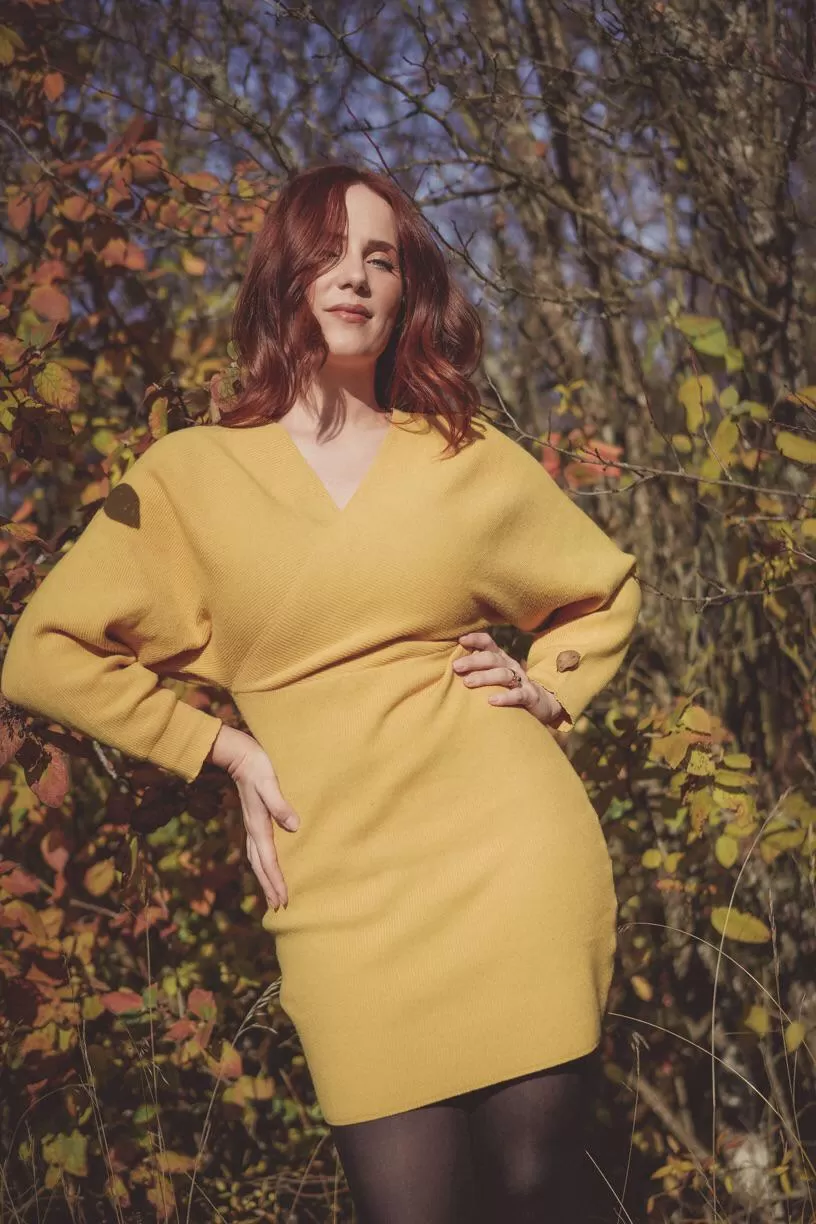 Simone Simons. Simone Simons.