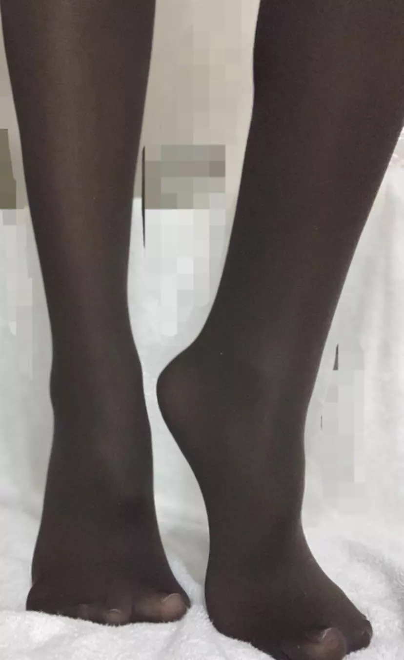 Simple.... feet + pantyhose only π Simple.... feet + pantyhose only π